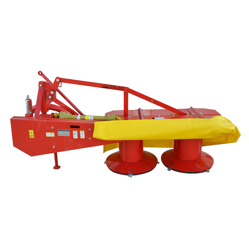 چمن چمن سوار تراکتور چمن چمن سوار تراکتور